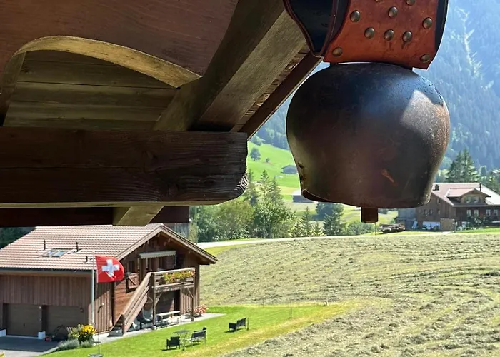 빌라 Newly Renovated In Wispile Near The Park 그슈타드