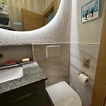 Newly Renovated In Wispile Near The Park 别墅 *